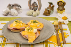 Eier Benedict mit Osterschinken