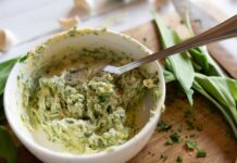 Grillgemüse mit Kräuterbutter Kräuterbutter zu Grillgemüse - AdobeStock_788642071